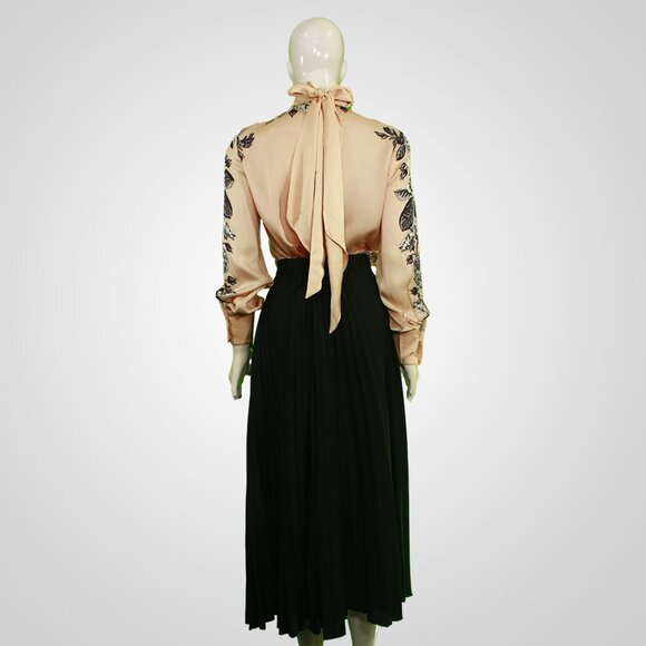 Boho-Chic '70s Vintage Inspired Floral Tie-Neck Blouse Top - Picture 3 of 6